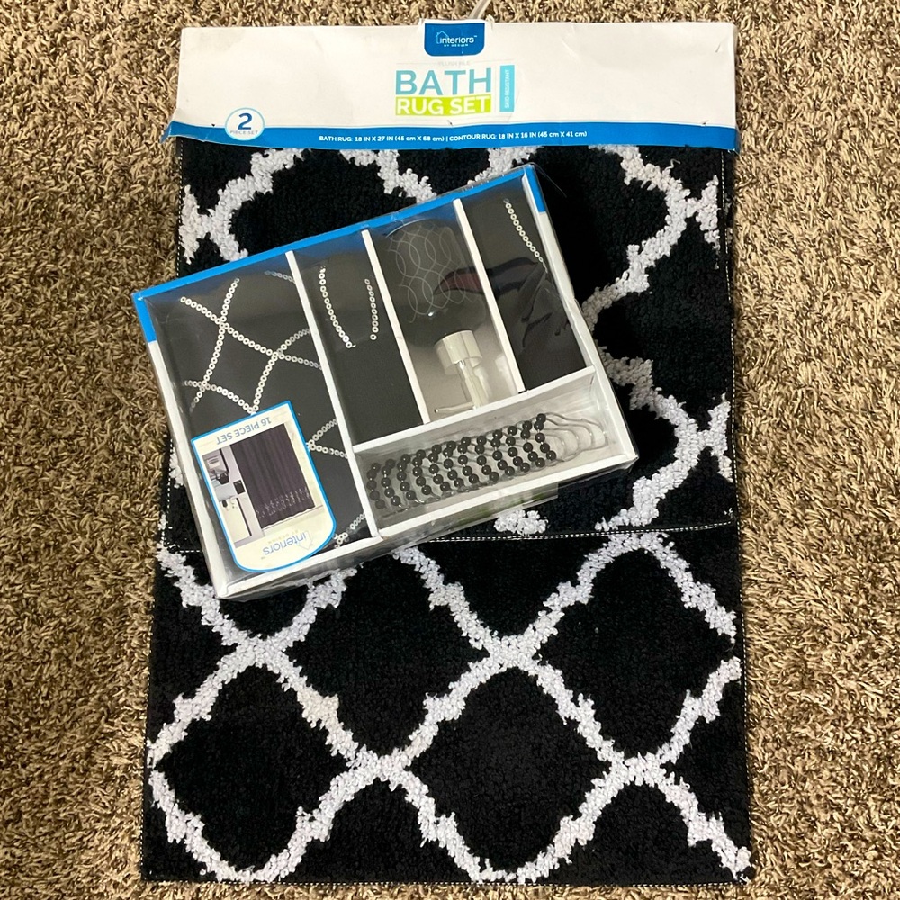 NWT 18 piece set, 2 bath rugs & 16 piece complete bathroom set, black & white